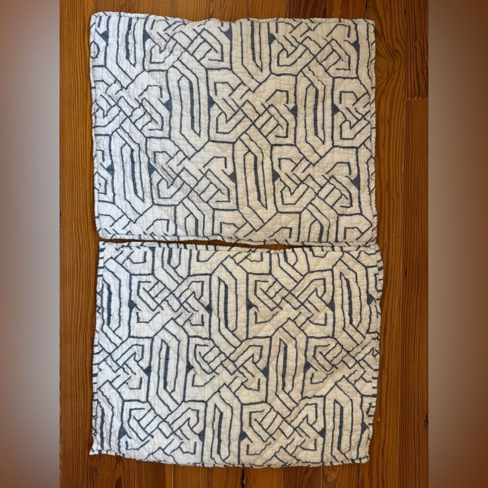 Elisabeth York Pillowshams